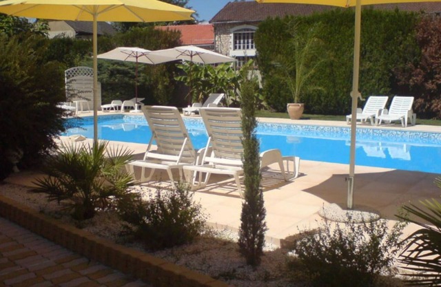 T3 apartment with pool for 4/6 people