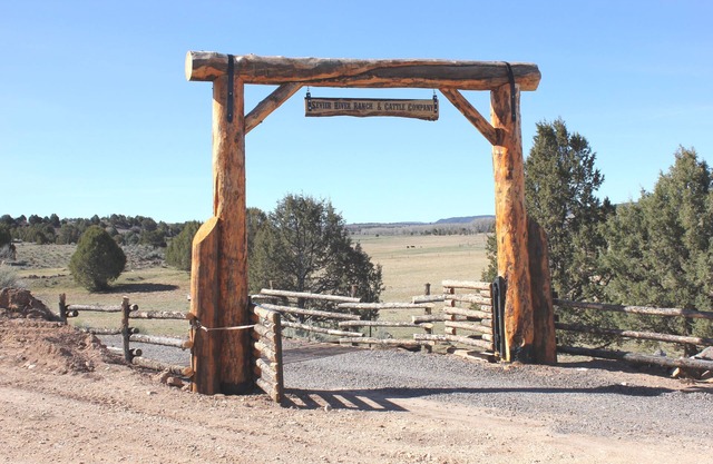 Tack Room Studio on 280 acre Sevier River Ranch - 1 King and 2 Twin Beds
