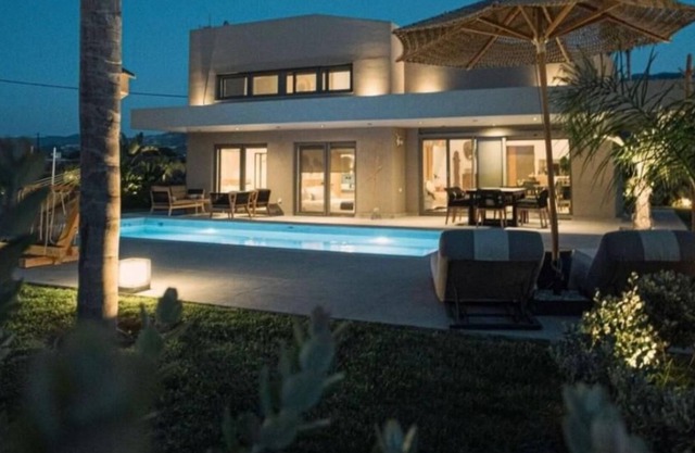 Taf Boutique Beachfront 3 bedroom villa