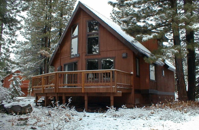 Tahoe Donner Family Cabin 2 bedroom + huge loft