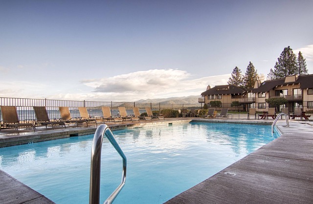 Tahoe Lakeshore Lodge & Spa