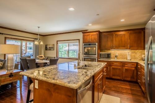 Tahoe Woods 201 - Favorite Walk to Gondola Lake Casinos AC