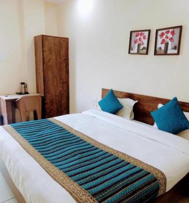 Taj Super Guest House