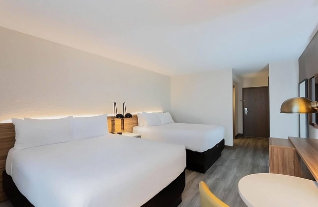 Take a Stroll at Myers Park! Relaxing Stay! Pets Allowed!