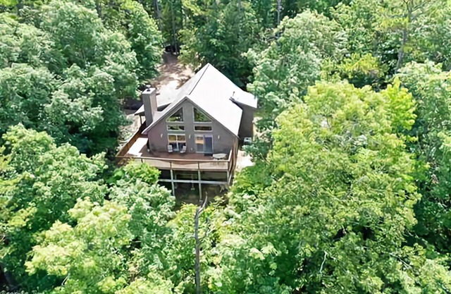 Take it easy and take in the view! Get Away on Greers Ferry Lake-Shirley, AR