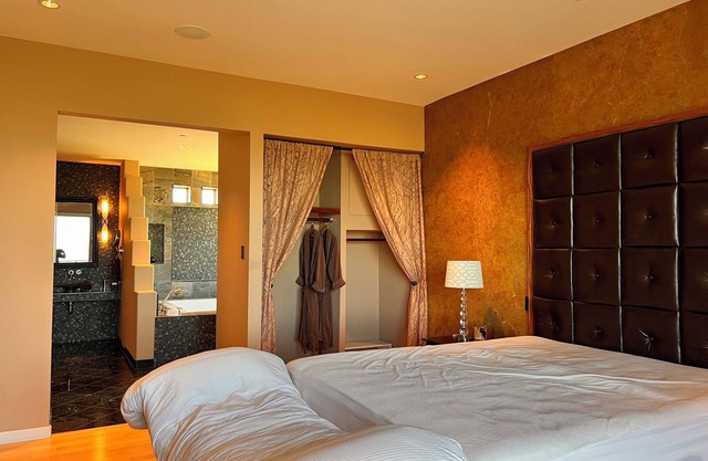 Take it easy at this unique and tranquil luxury getaway nested in foothills!