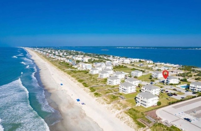Take Me A Wave - Pier Pointe 7A2, Emerald Isle, Oceanview, poolside second floor