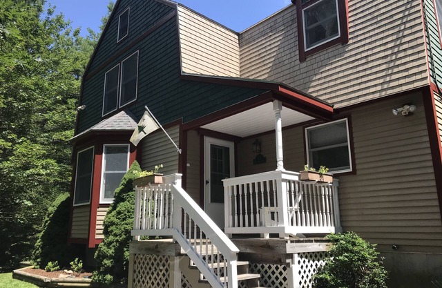 Tall pines & lake view. Perfect location ctr of MDI! Close trails. Local owners