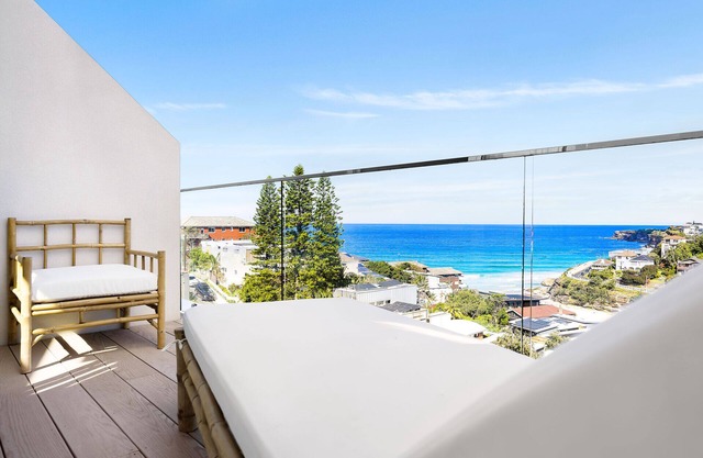 Tamarama Beach Views 8