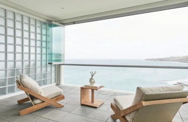 Tamarama Oceanfront Apartment - Best View in Sydney