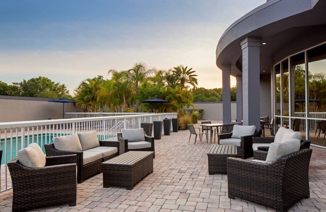 Tampa Bay Getaway! 2 Queen Rooms Near Attractions, Free Parking & Outdoor Pool!