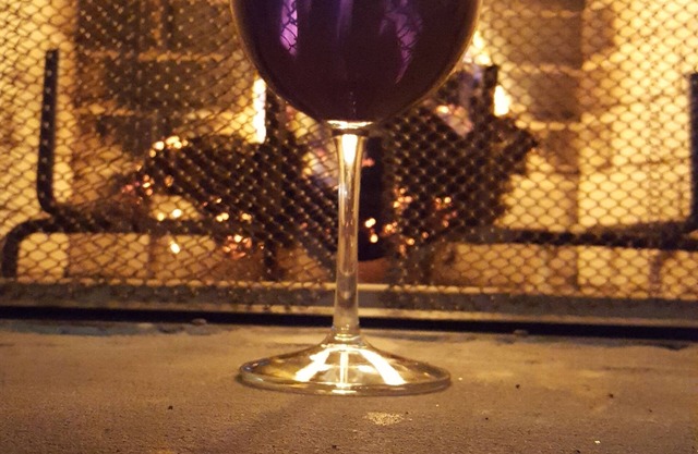 "Taste Of Wine" On The Chattahoochee River - with Hot Tub - Downtown Helen.