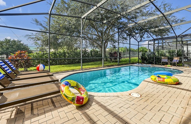 Tasteful Updated Windsor Hills Themed Home w/Heated Pool ~ 3 mi to Disney World!