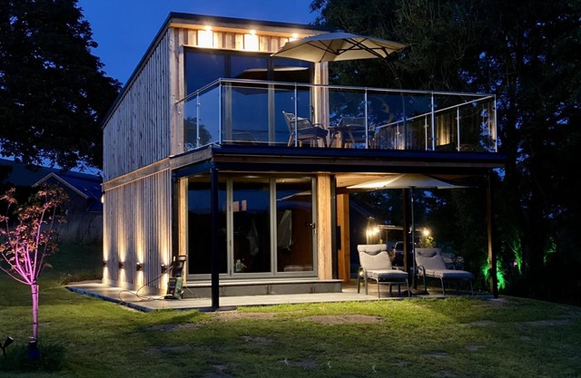 Tawny Lodge - Luxurious 1 Bedroom - Blossom Farm