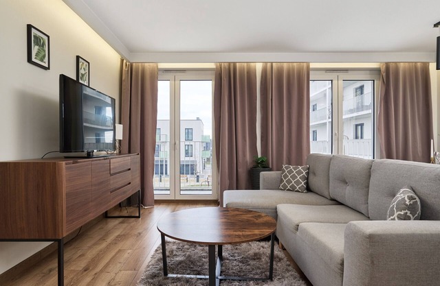 Tawryczewskiego Apartments by Renters