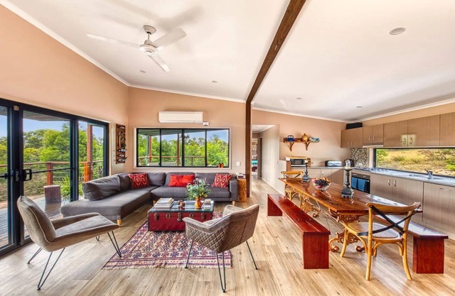 Tea Tree Hollow – inspired bush and eco holidaying