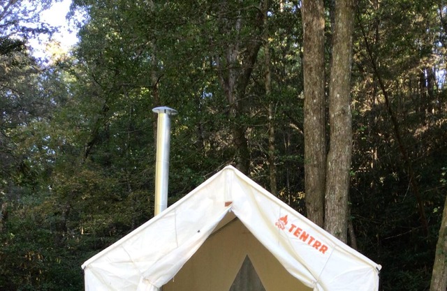Tentrr Signature Site - Wine Drops Creekside Camping #2 / McFarland Nights