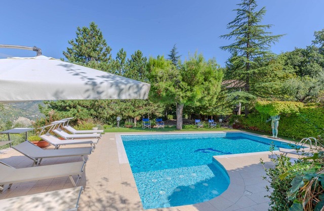 Tenuta Rosara, ancient farmhouse and villa with private pool and jacuzzi, just 5 km from Ascoli Pice