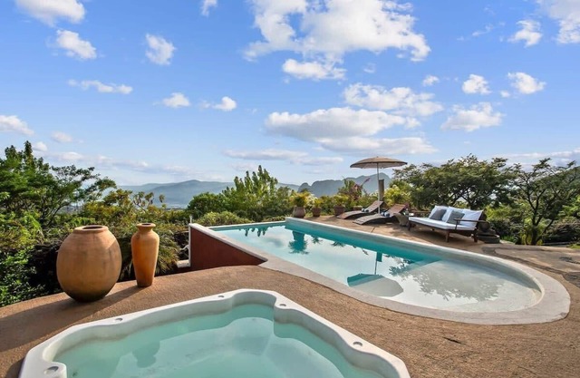 Tepoztlan Retreat: Casanevo Bliss, 10 Guests, A/C