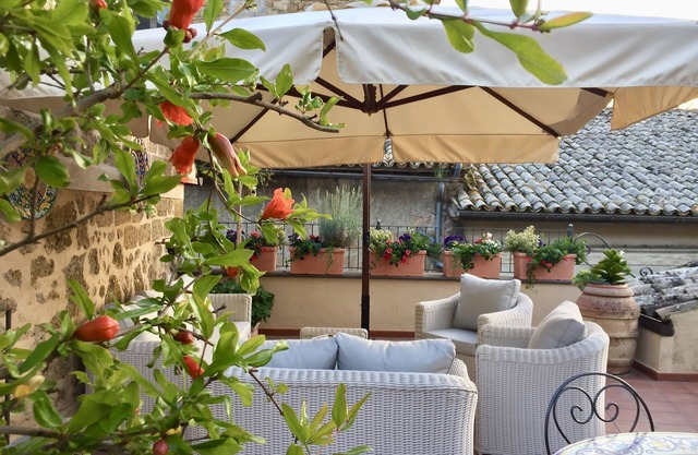 TERRAZZA PARADISO - Elegant Apt with a Furnished Roof Garden, Sleeps 4 + parking