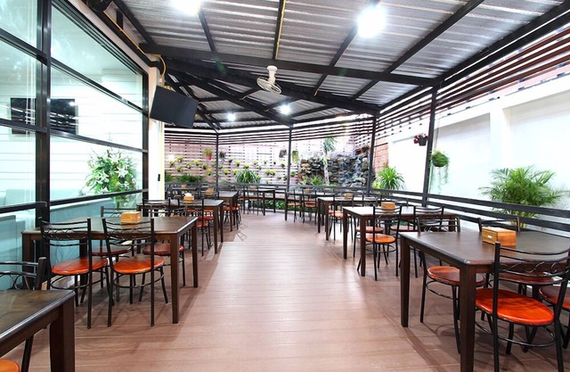 Thanburi Hotel