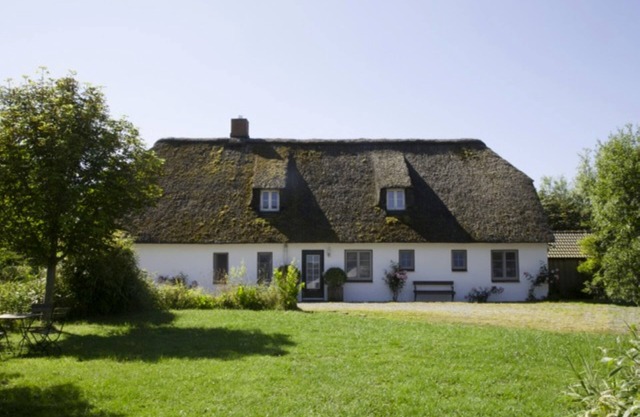Thatched house in idyllic location with terrace + garden (80sqm/maisonette)