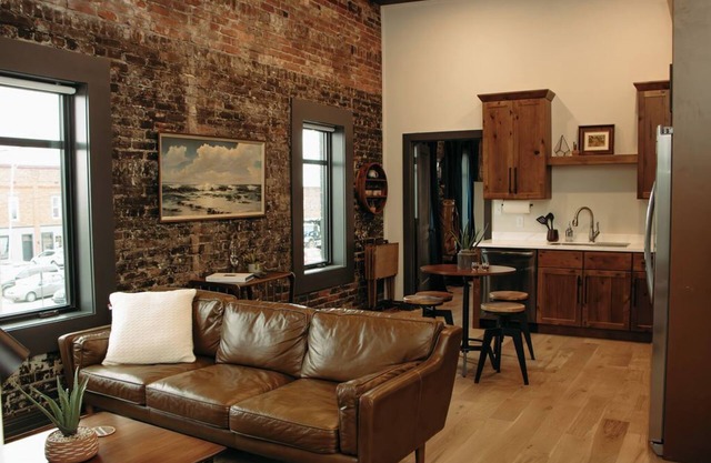 The Aaron is a charming 2-bedroom/2 bathroom apartment.