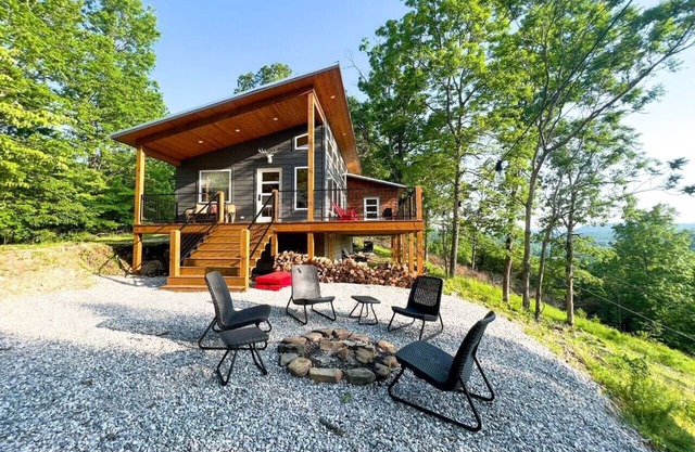 The Aerie ~ A Modern Retreat at Double Bridges