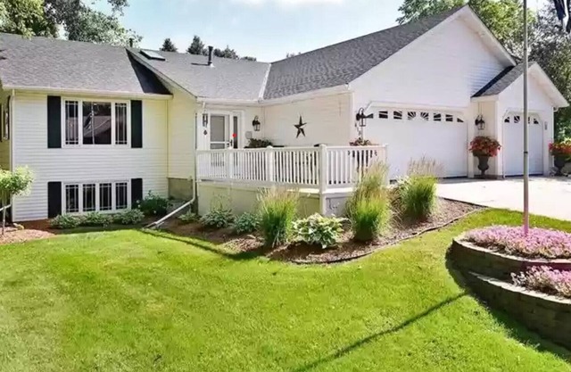 The All Inn: Spacious 3-bedroom home 1 minute from Shattuck-St. Mary's School!