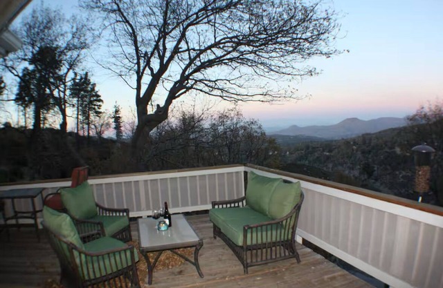 The Arrowhead Sanctuary: A private retreat with views