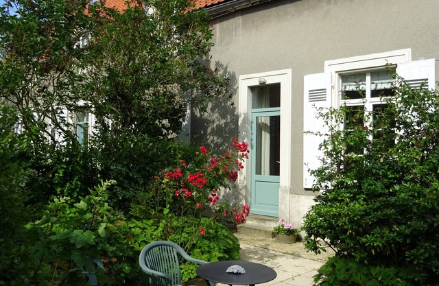 The Artist's Den, a perfect hide-away in the countryside and by the sea