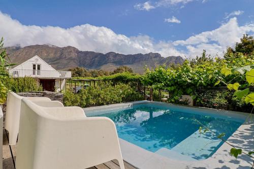 The Barn On 62 - Cottages