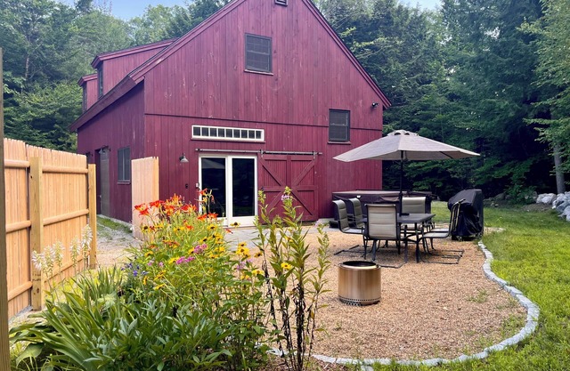 The Barnhouse with hot tub