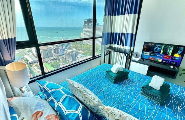 The BASE Central PATTAYA 2BED King&Queen on Sky