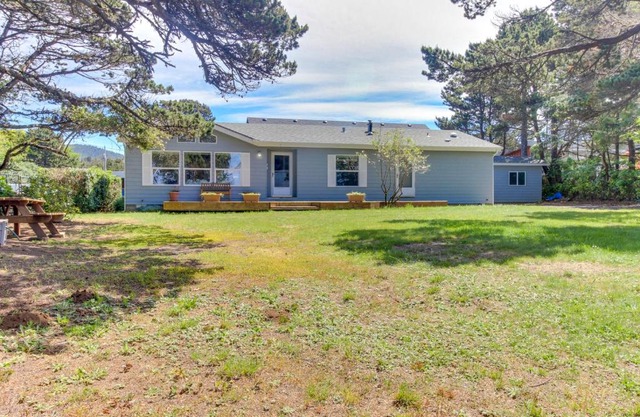 The Beach House at Yaquina Head