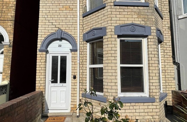 The Beach House is in the centre of Withernsea, walking distance to the beach.