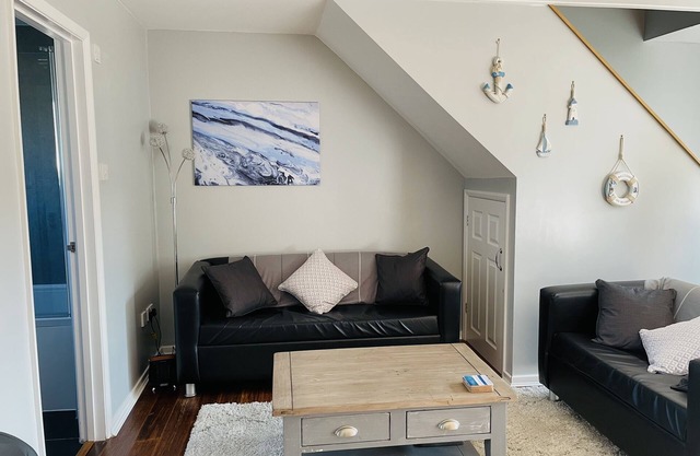 The Beach House, Suffolk Coast, Beach access from site & covered heated pool