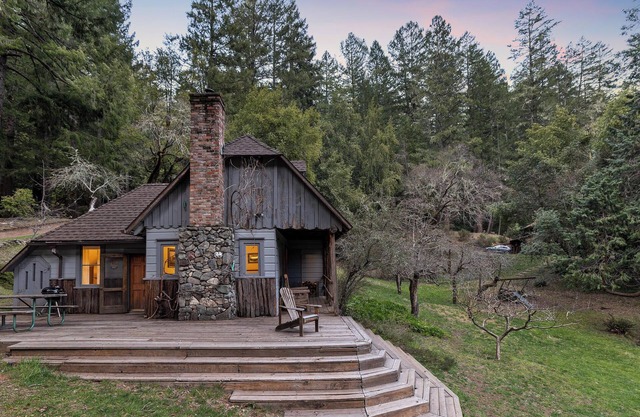 The Beehive- 4-bedroom house at Leonard Lake Reserve