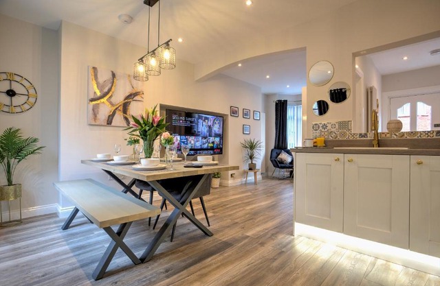 The Belfast Boutique Central Cozy