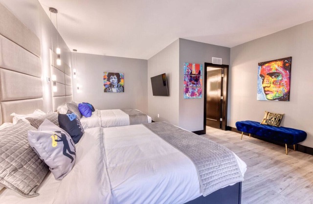 The Bella's String Kings Suite, King Bed, Sleeps 2, Private Balcony