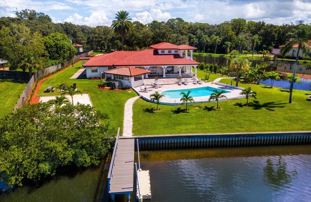 The Belleair Estate - Breathtaking Waterfront Home w/Heated Pool