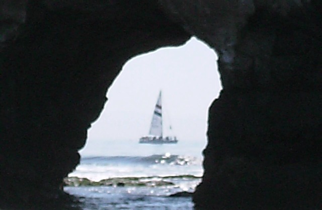 The BEST Location! 4 bedrooms Beach Retreat 1.5 blks to beach Hot tub, Firepit