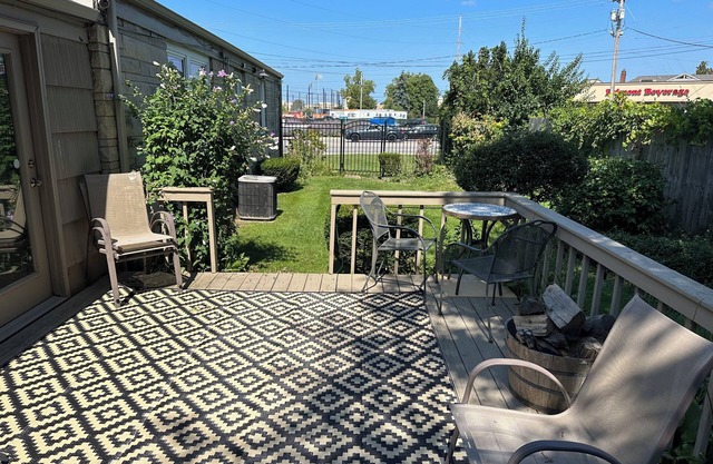 The Best Notre Dame Football House. Cozy Bungalow Steps Away from Notre Dame