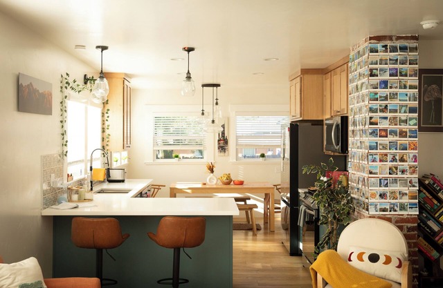 The Biggest Little House in Reno Midtown! Cozy Home Theatre & Backyard BBQ