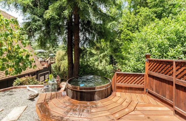 The Bird House - A Santa Cruz mountain home retreat.