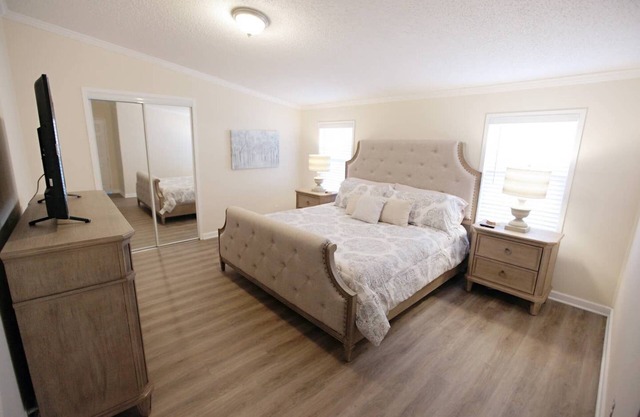 *The Blessed Way* Ready for your large group! 15 minutes to UT/Downtown