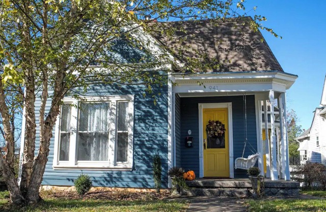 The Blue Belle: Downtown, WKU, Hospital & Parks