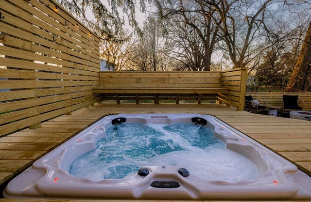 The Blue Door | Urban Home | Hot Tub | Near SDF