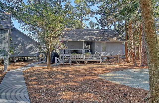 The Blue Grotto - A Cozy Beach Retreat. Pet Friendly!