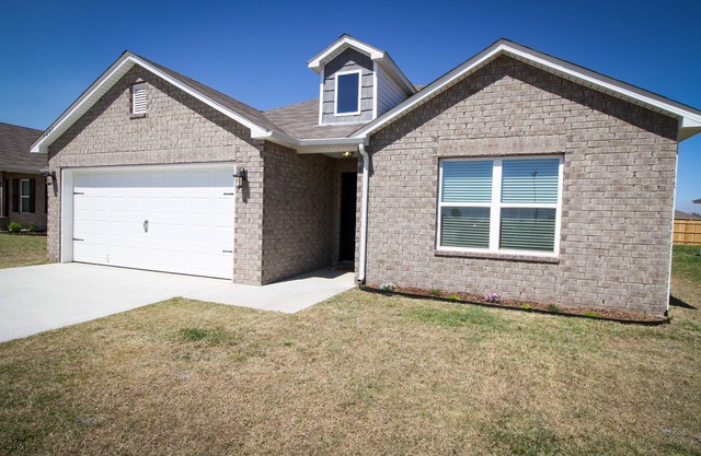 The Boho Bungalow- Clean, Cozy & Family Friendly!